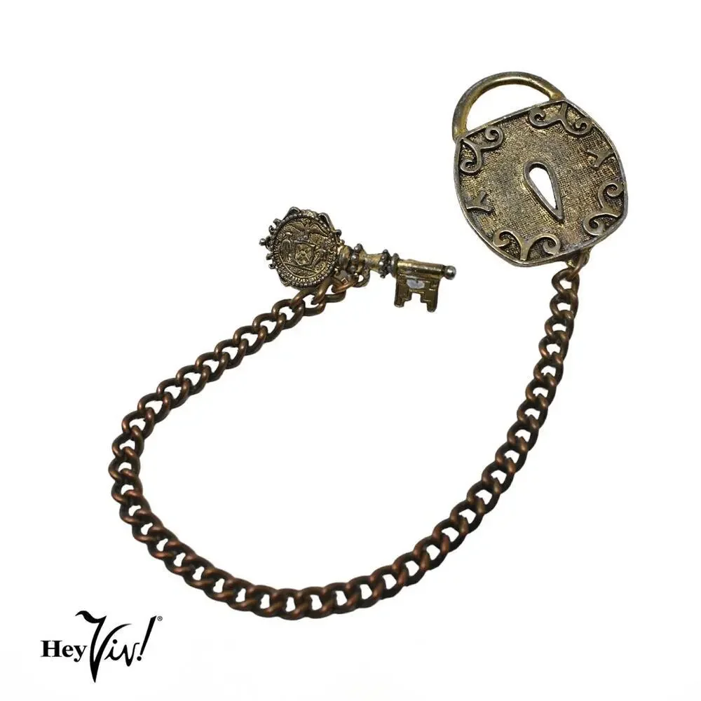 Vintage Lock & Key Sweetheart Brooch Pin Gold Tone Chain Jeanne Style - Hey Viv